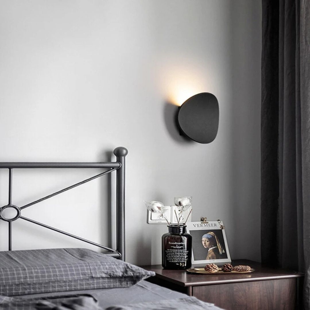 Luvia - Minimalistisk vegglampe