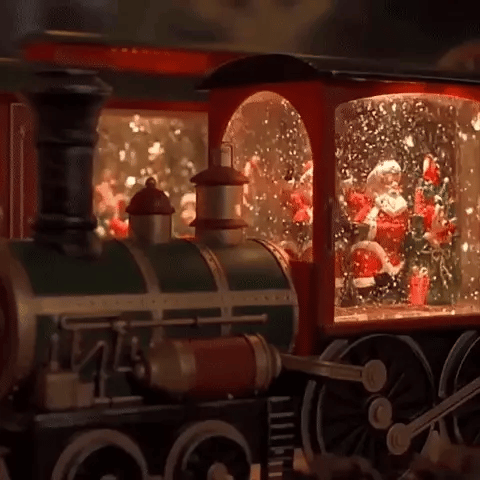 Julebelyst tog med snøeffekt