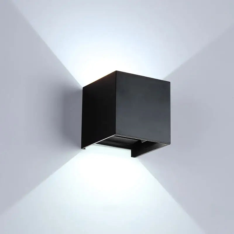 KubiskStil™ - Moderne vanntett LED-vegglampe