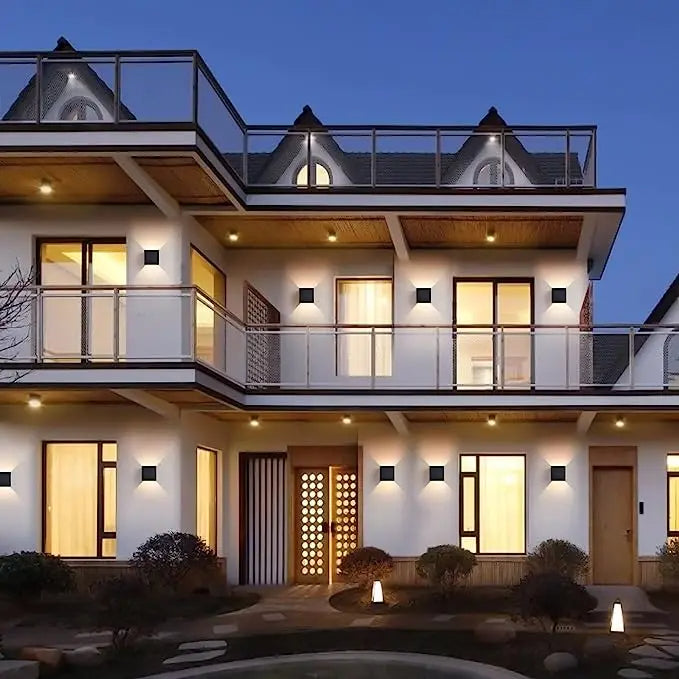 KubiskStil™ - Moderne vanntett LED-vegglampe