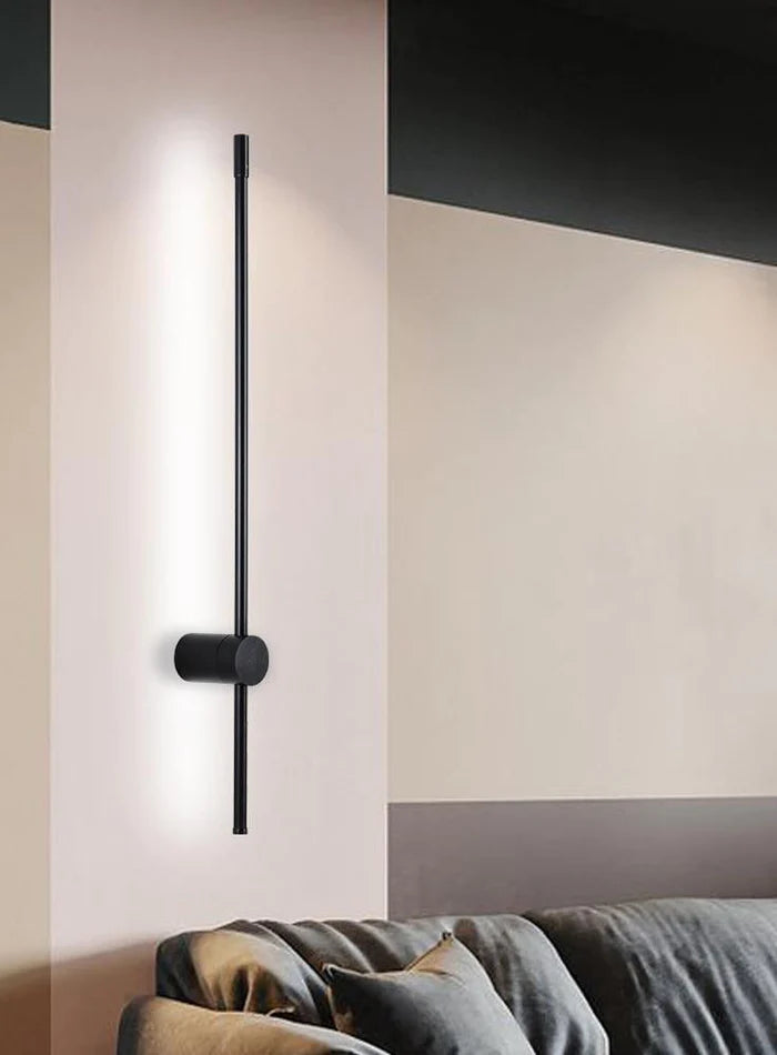 Minimalistisk stick vegglampe