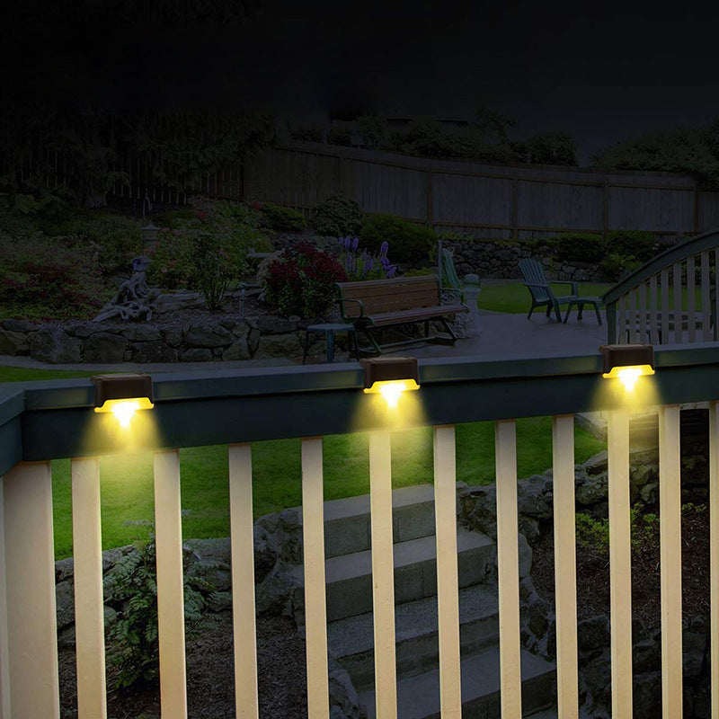 SolarBright™ - LED solcelledrevet gjerde og terrassebord hagelampe (pakke med 2 stk.)