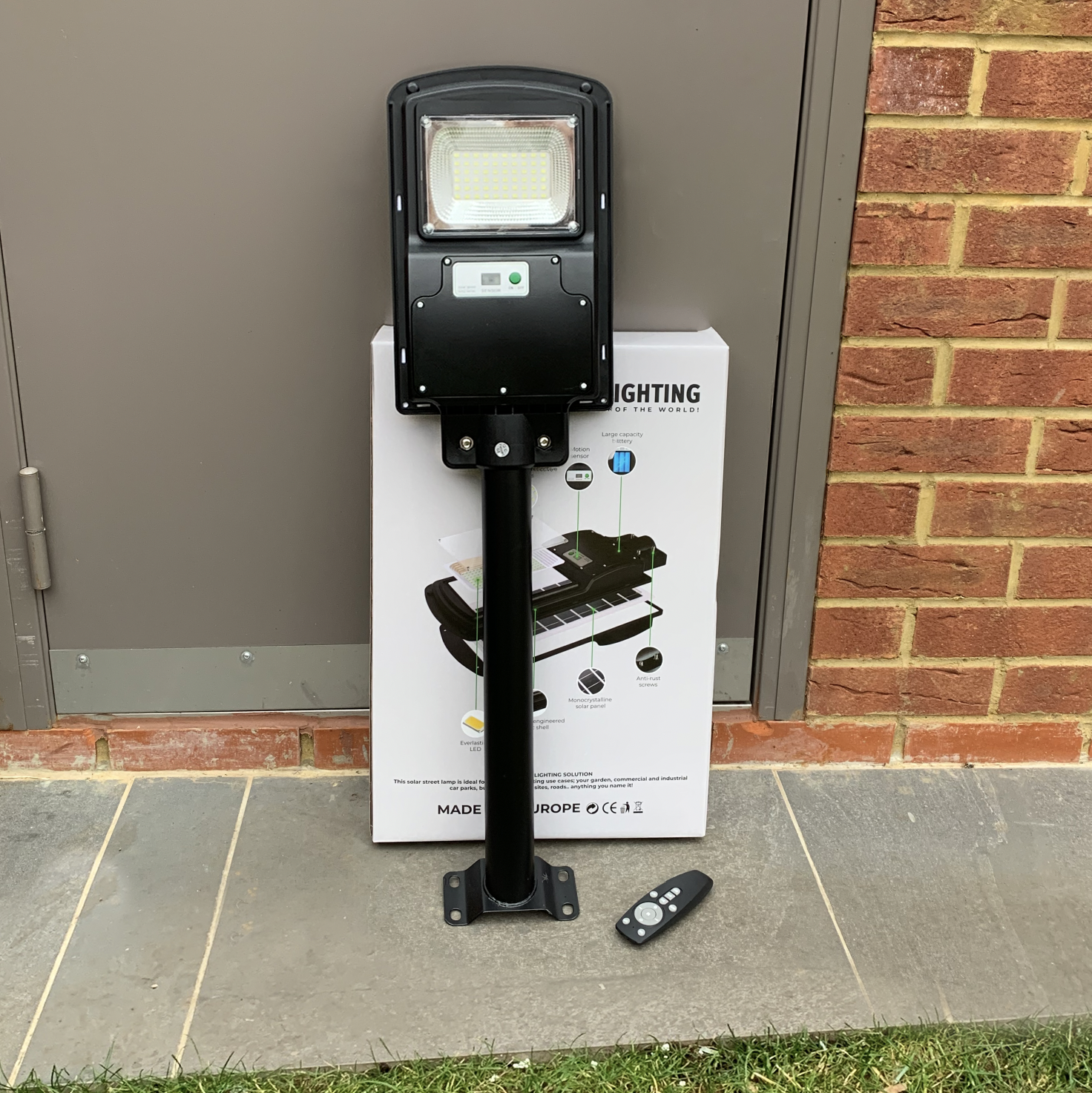 IlluminateSolarMega™ - Den ultimate 225W/5500 lumen ultra-lyssterke solcelle-gatelyset