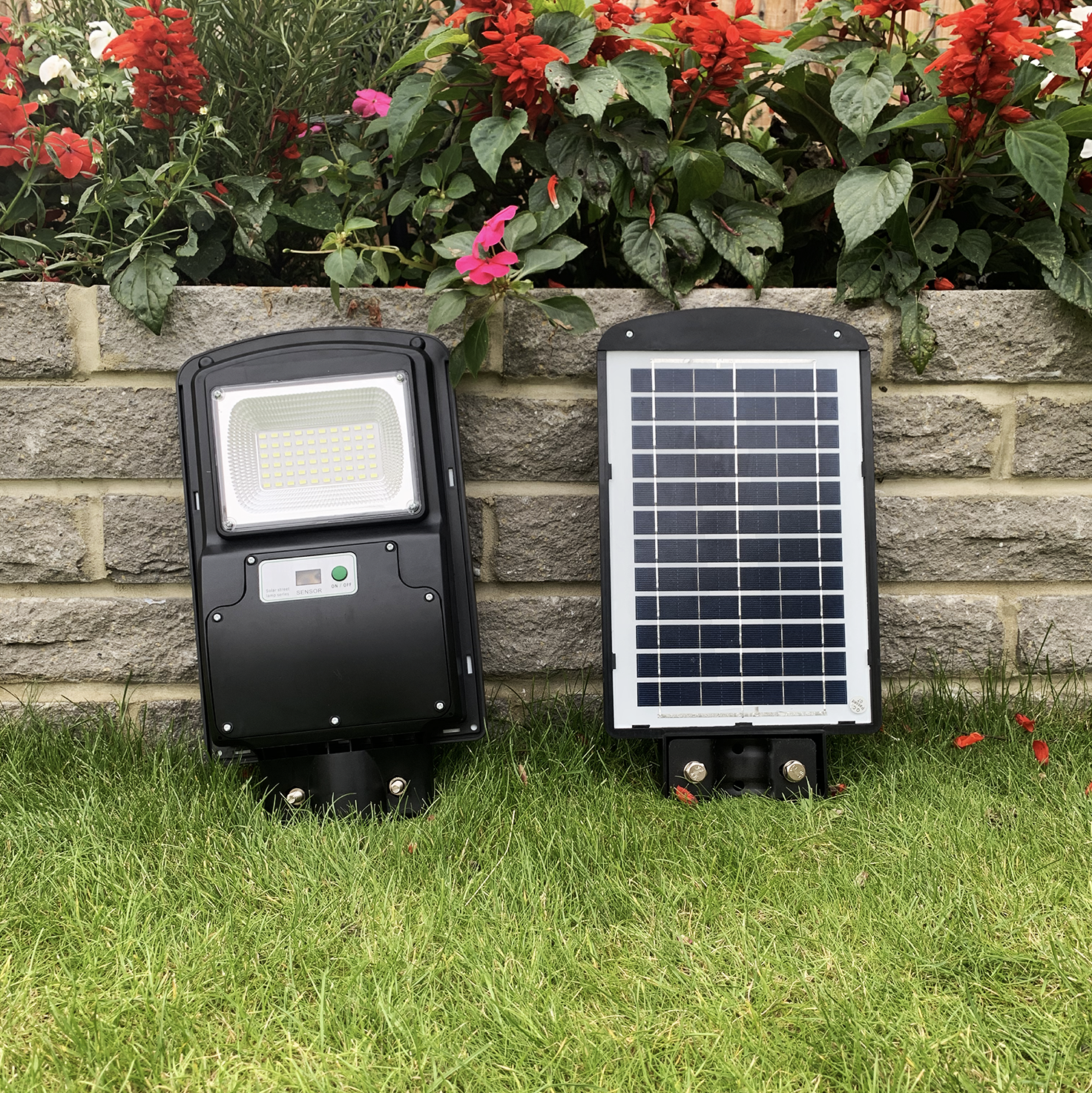 IlluminateSolarMega™ - Den ultimate 225W/5500 lumen ultra-lyssterke solcelle-gatelyset