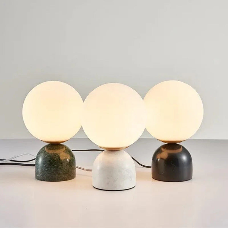 Globe - Bordlampe med moderne nordisk glasskule