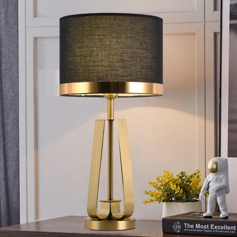 Aureum - Golden Cone bordlampe