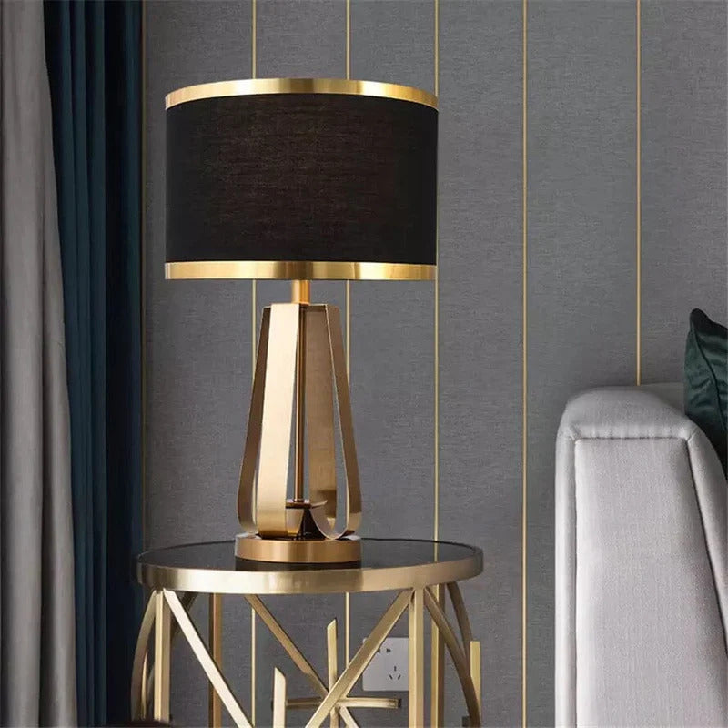 Aureum - Golden Cone bordlampe