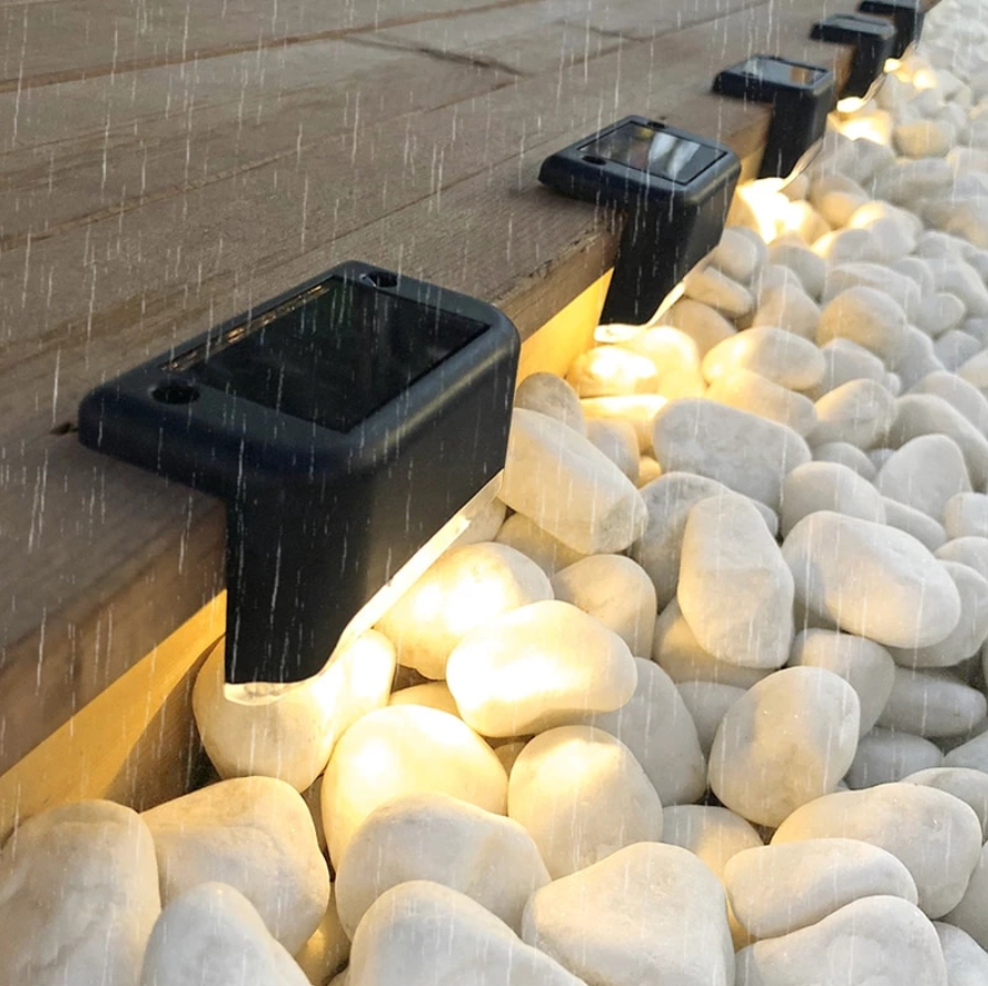 SolarBright™ - LED solcelledrevet gjerde og terrassebord hagelampe (pakke med 2 stk.)
